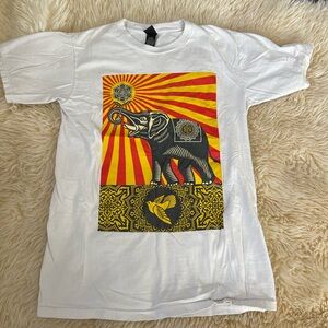 Obey men’s small t-shirt